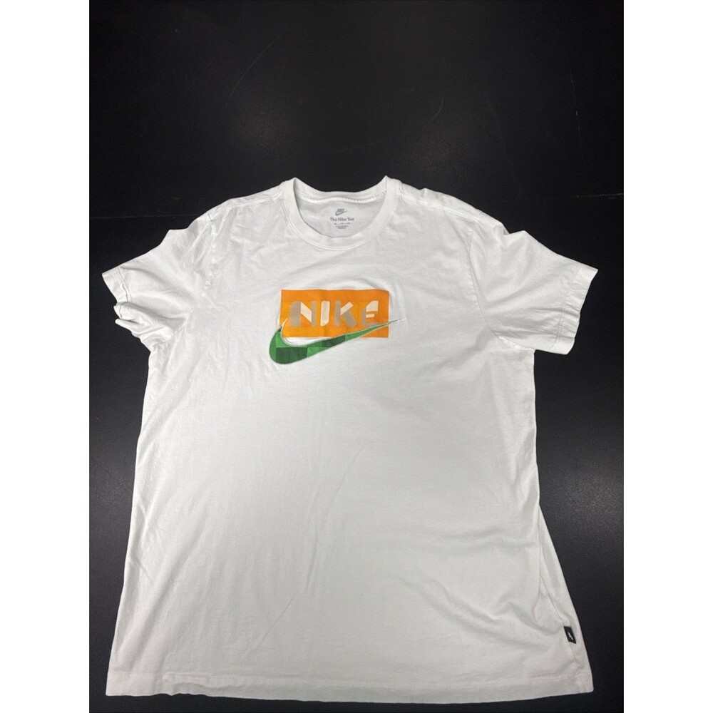 The Nike Tee White Graphic T-Shirt Short Sleeve Men's XXL NWOT